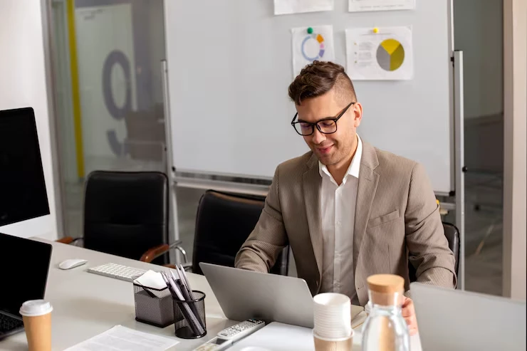 Transparent Programmatic Service for SMEs