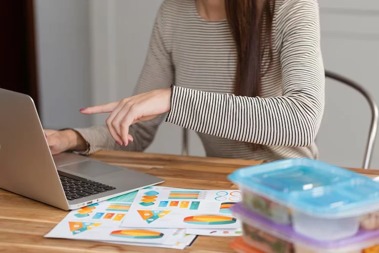 Full-Stack Reporting for Startup Founders