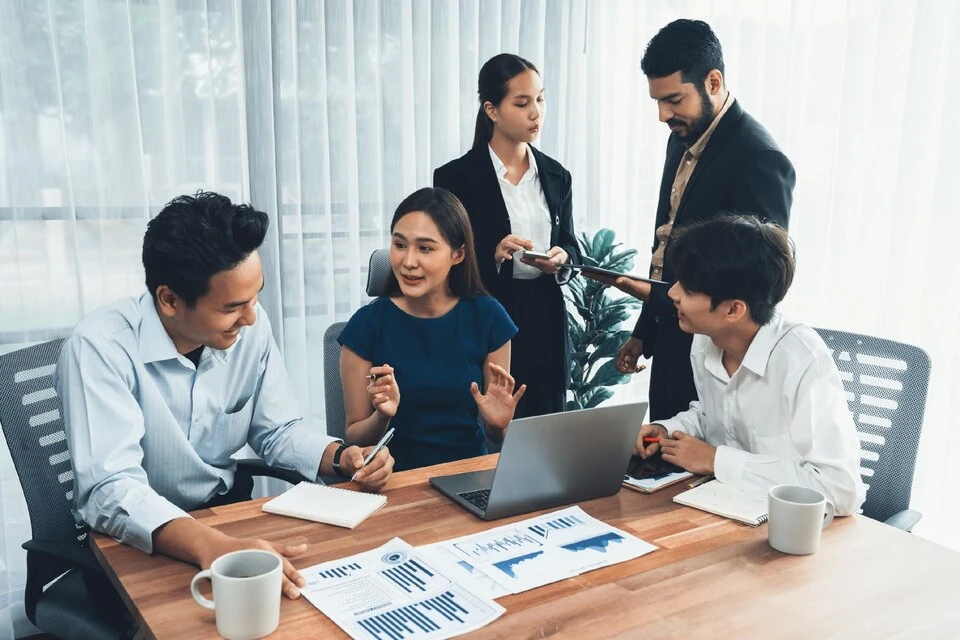 Capital Markets Advisoryb Your Strategic Partner for Success